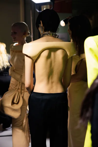 Look 34